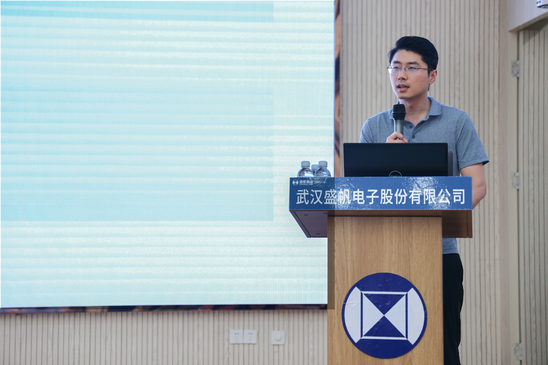 1718937582153456.jpg 1718937582153456.jpg